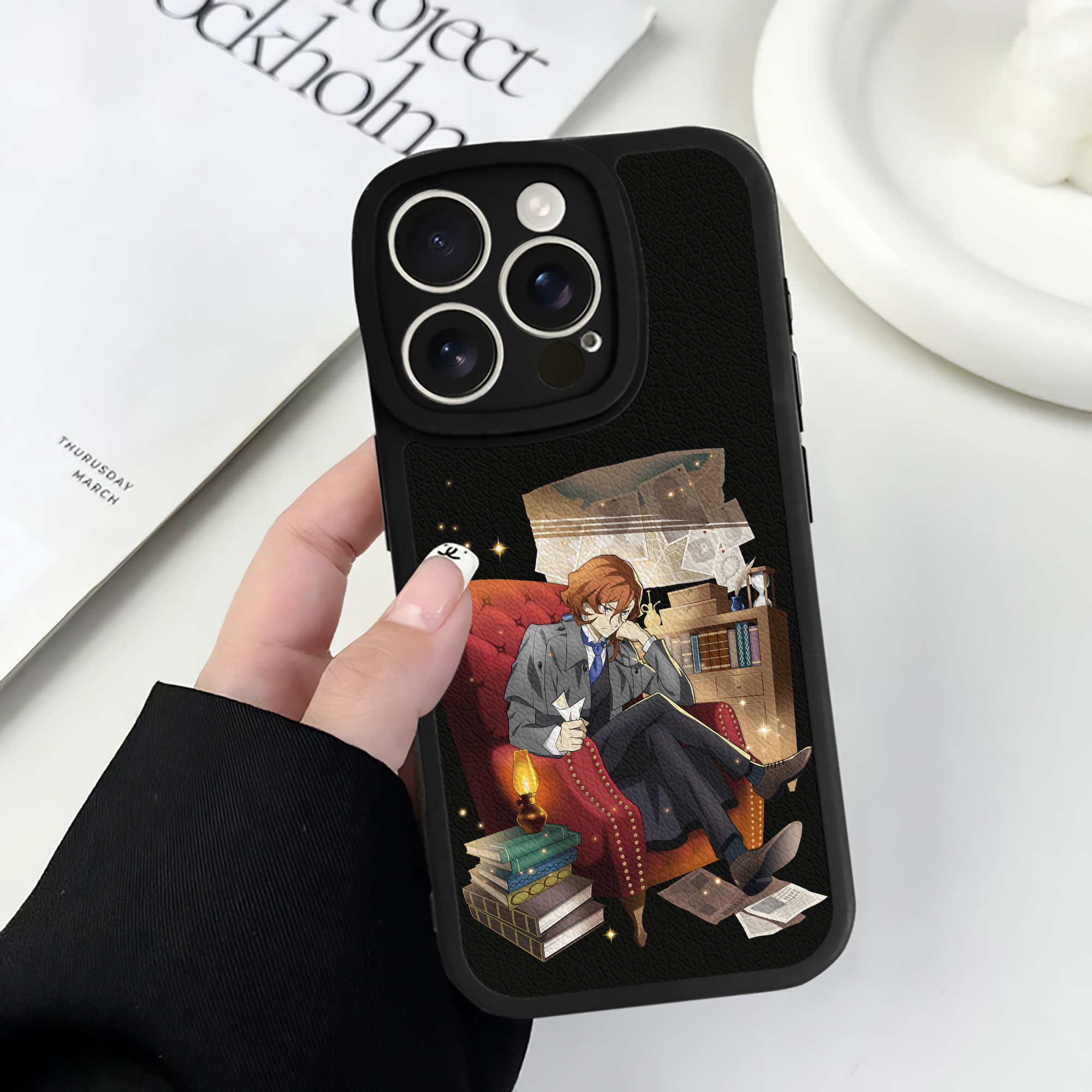 （画像用） 文豪ストレイドッグス Bungo Stray Dogs 【iPhone 16シリーズ対応】シリコンスマホケース（レザー調） 材質：シリコン
